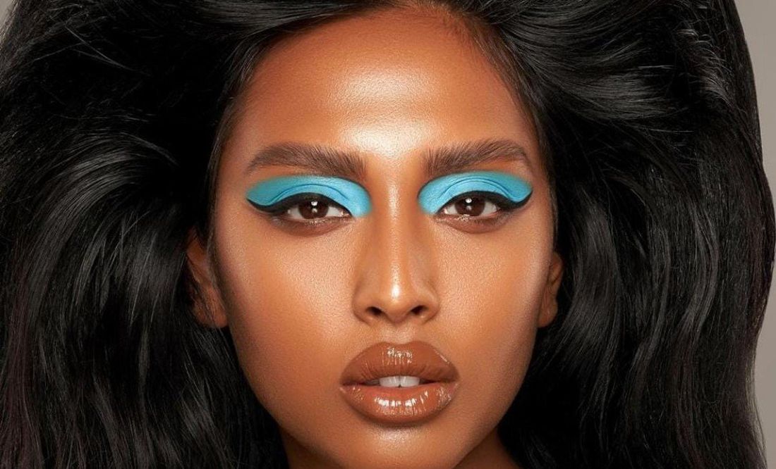 Descubre el maquillaje de tendencia azul y luce impresionante