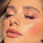 Descubre las tendencias de maquillaje 2023 y luce radiante