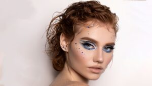 Descubre el maquillaje fácil y bonito que te hará brillar
