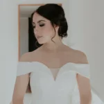 Descubre el mejor maquillaje para resaltar tu vestido negro