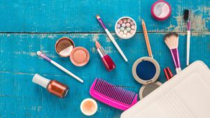 Consejos para maquillaje impecable en el avión – ¡Resalta tu Belleza y llega fresca a tu destino!