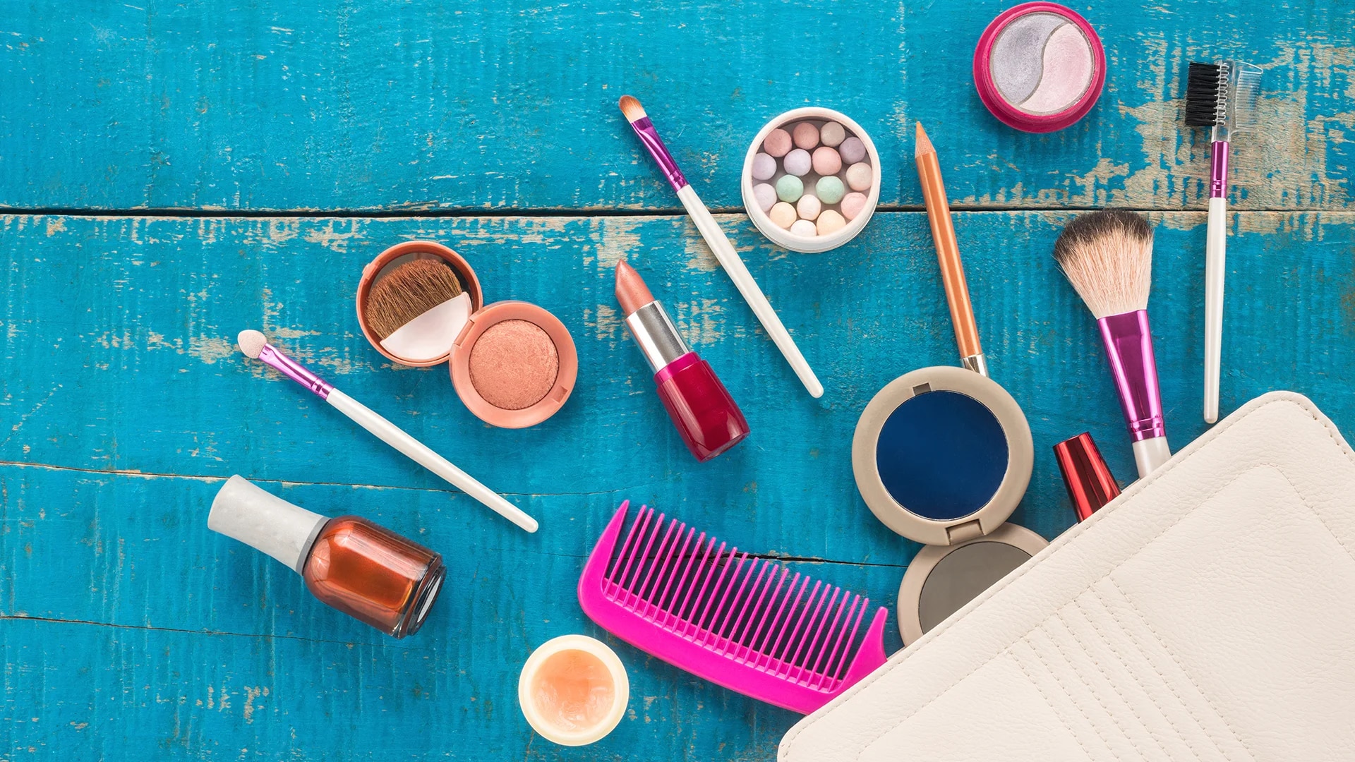 Consejos para maquillaje impecable en el avión – ¡Resalta tu Belleza y llega fresca a tu destino!