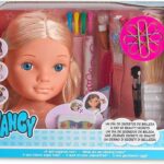 Descubre el arte del maquillaje en el busto Nancy.