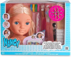 Descubre el arte del maquillaje en el busto Nancy.