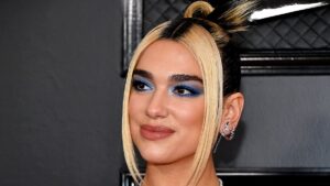 La historia del maquillaje en los años 2000: tendencias y evolución.