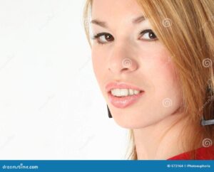 Descubre la apasionante historia del maquillaje en los años 60 y su impacto en la moda y la cultura pop. Aprende los secretos de Belleza de esa época haciendo clic aquí.
