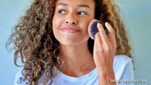 Elimina fácilmente el maquillaje de tu ropa con estos consejos útiles