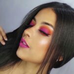 Descubre los mejores tonos de maquillaje para resaltar tu vestido rosa fucsia