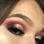 Logra un look natural y radiante con maquillaje rojo – Descubre los secretos del maquillaje natural con tonos rojos – Obtén un aspecto fresco y vibrante con maquillaje natural en tonos rojos.