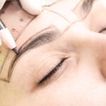 Logra un look de maquillaje estético: consejos y técnicas.