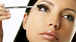 Encuentra tu estilo único en nuestra tienda de maquillaje estético.