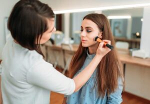 Descubre la Belleza del arte en maquillaje estético – ¡Adorna tus paredes con estilo!