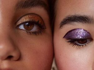 Descubre el encanto del maquillaje fantasía para mujer y luce espectacular.