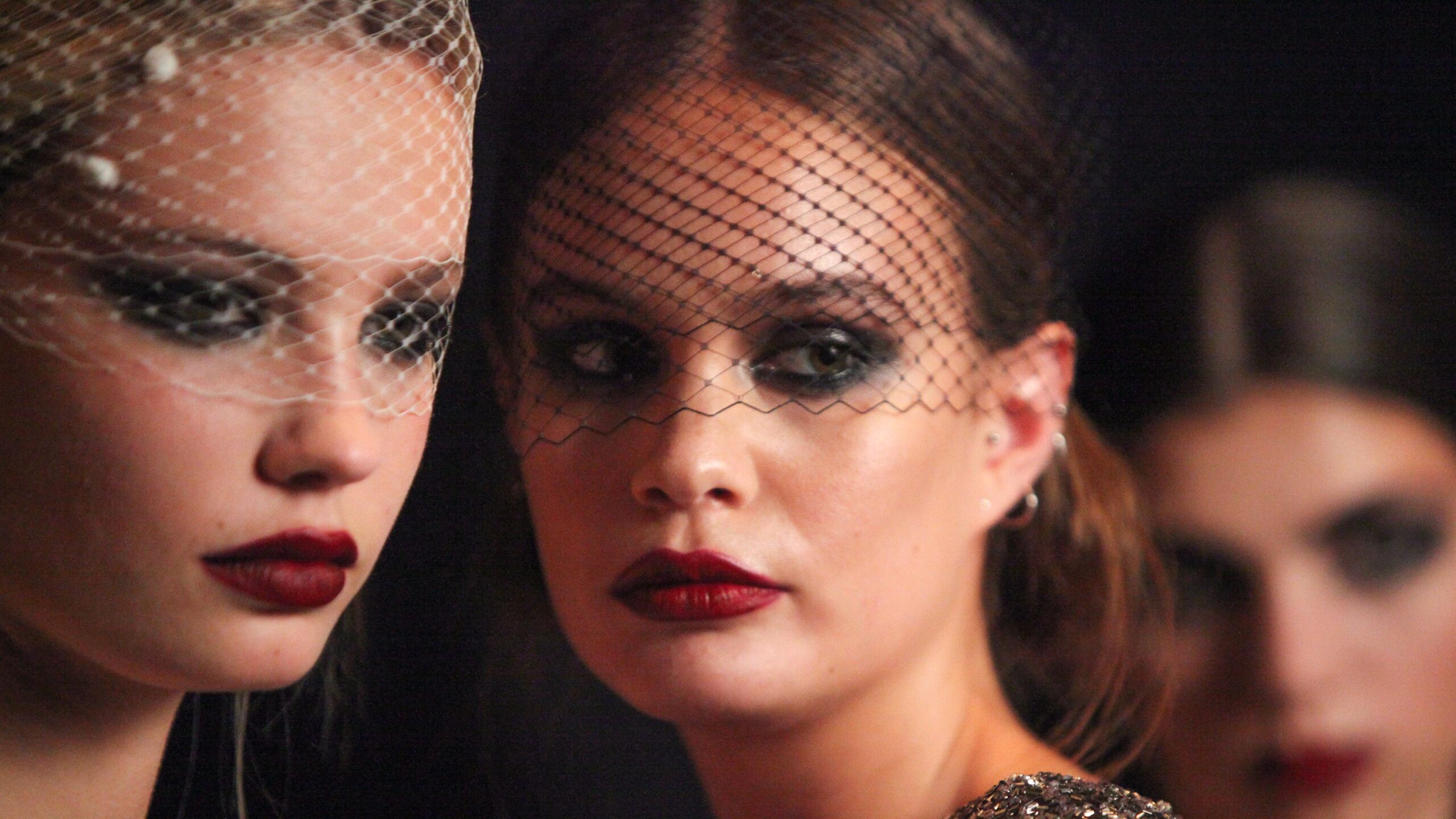 Descubre el mejor maquillaje para el carnaval y deslumbra con tu look festivo.