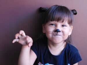 Conviértete en una gatita con maquillaje fácil – Tutorial para niñas