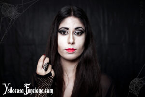 Consigue el look gótico perfecto con nuestro maquillaje Morticia