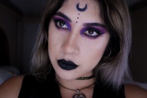 Maquillaje gótico para niñas: crea un look oscuro y divertido