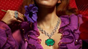 Descubre el glamour del maquillaje Gucci: calidad y estilo en cada aplicación