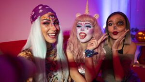 Descubre el encanto del maquillaje para mujer india: tips y tendencias.