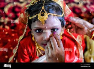 Encantador maquillaje de indias para niñas: descubre cómo transformarte en una hermosa princesa nativa.