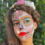 Transforma a tu niña en una payasita con nuestro maquillaje divertido y seguro para niños. Descubre cómo hacerlo aquí.
