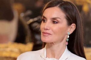 El maquillaje aesthetic lila perfecto para destacar tu estilo – ¡Descubre cómo lograrlo aquí!