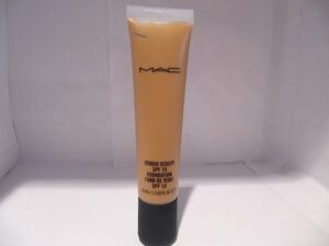 Descubre el maquillaje Mac Studio Sculpt SPF 15 y obtén una Belleza radiante y protegida.