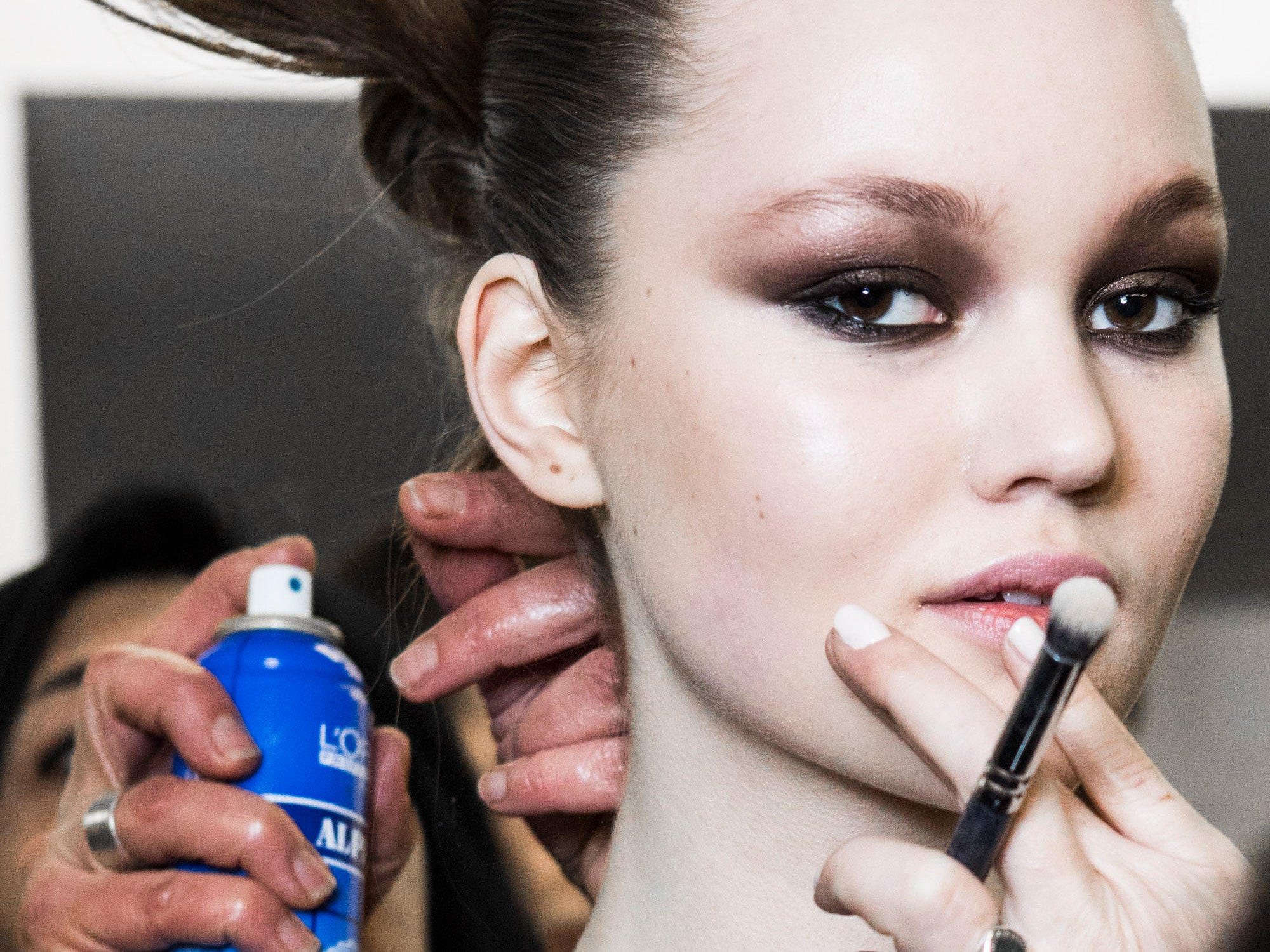 Descubre el mágico maquillaje de La Niña del Pozo y sorprende a todos.