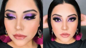 Descubre cómo lograr un maquillaje morado sencillo y radiante en solo unos pasos. Perfecto para quienes aman los tonos púrpuras.