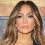 Descubre el secreto del maquillaje natural JLo para un look radiante