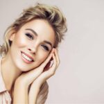 Logra un look radiante con nuestro maquillaje natural base. Resalta tu Belleza de forma sutil y sin esfuerzo. ¡Luce una Belleza impecable y fresca! Perfecto para amantes del maquillaje natural.