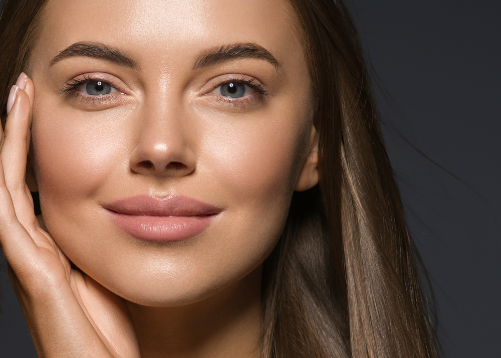 Descubre el secreto para un maquillaje natural de día para morenas y resalta tu Belleza
