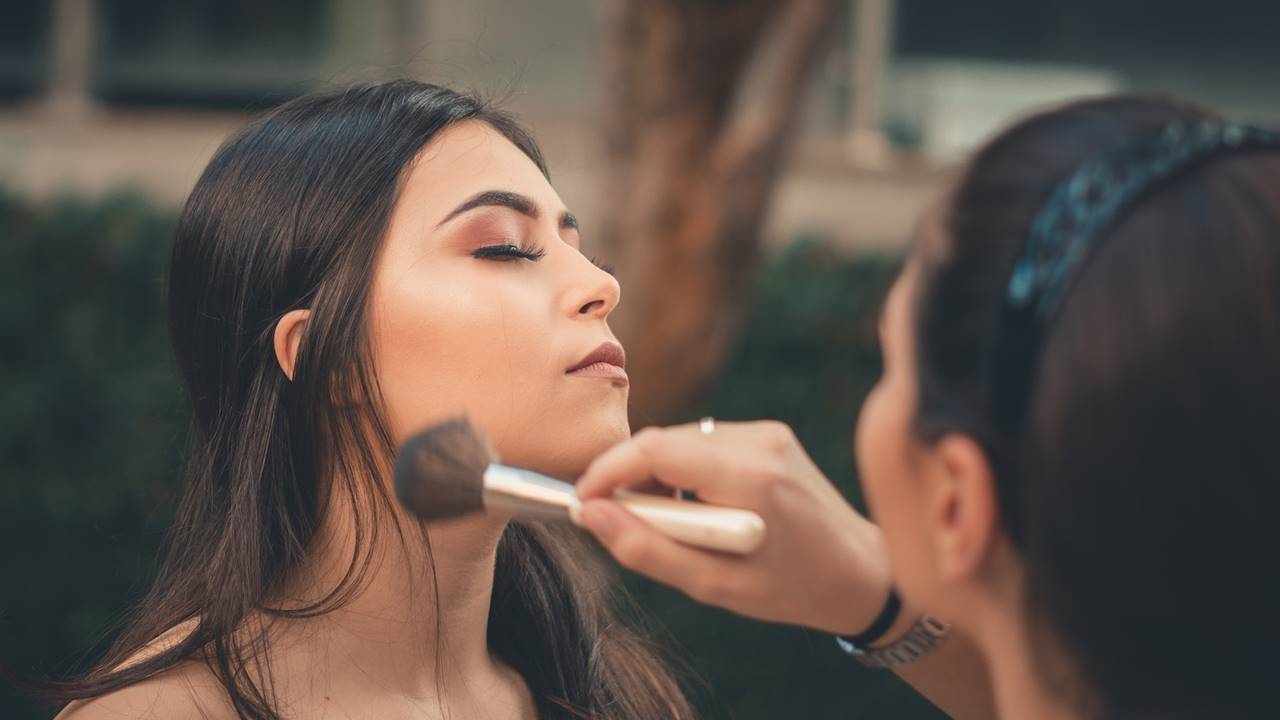 Descubre el mejor maquillaje natural sin químicos – Cuida tu Belleza de forma segura con productos naturales y resalta tu Belleza de manera saludable.
