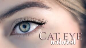 Logra un look radiante con nuestro maquillaje natural y delineado perfecto para resaltar tu Belleza. ¡Descubre cómo aquí!