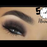 Get a Stunning Look with Natural Makeup and Smokey Eyes
