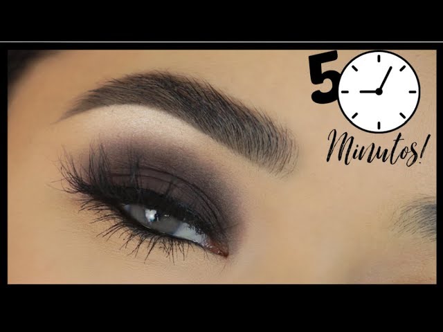 Get a Stunning Look with Natural Makeup and Smokey Eyes
