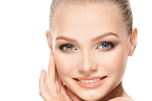 Descubre el mejor maquillaje natural para la cara y luce radiante.