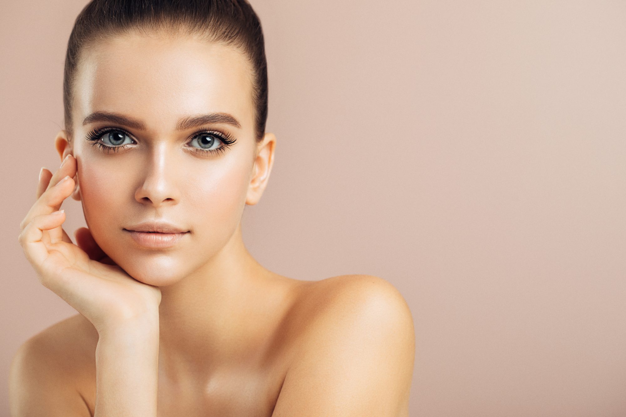 Descubre el maquillaje natural L’Oréal para un look radiante