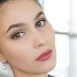 Descubre el encanto del maquillaje natural con Anastasia – ¡Resalta tu Belleza de forma sutil y radiante!