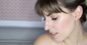 Logra un look radiante con maquillaje natural para el verano