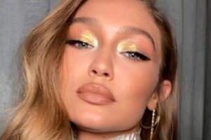 Descubre el maquillaje aesthetic perfecto para lucir en Navidad. Atrae todas las miradas con looks deslumbrantes y llenos de estilo. ¡Ingresa ahora y sorpréndete!