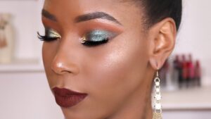 Descubre el maquillaje perfecto para realzar tu Belleza natural como morena. Encuentra los mejores productos y consejos para lucir radiante. Haz clic aquí.