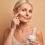 Descubre los mejores trucos de maquillaje de ojos para mujeres maduras y resalta tu Belleza natural
