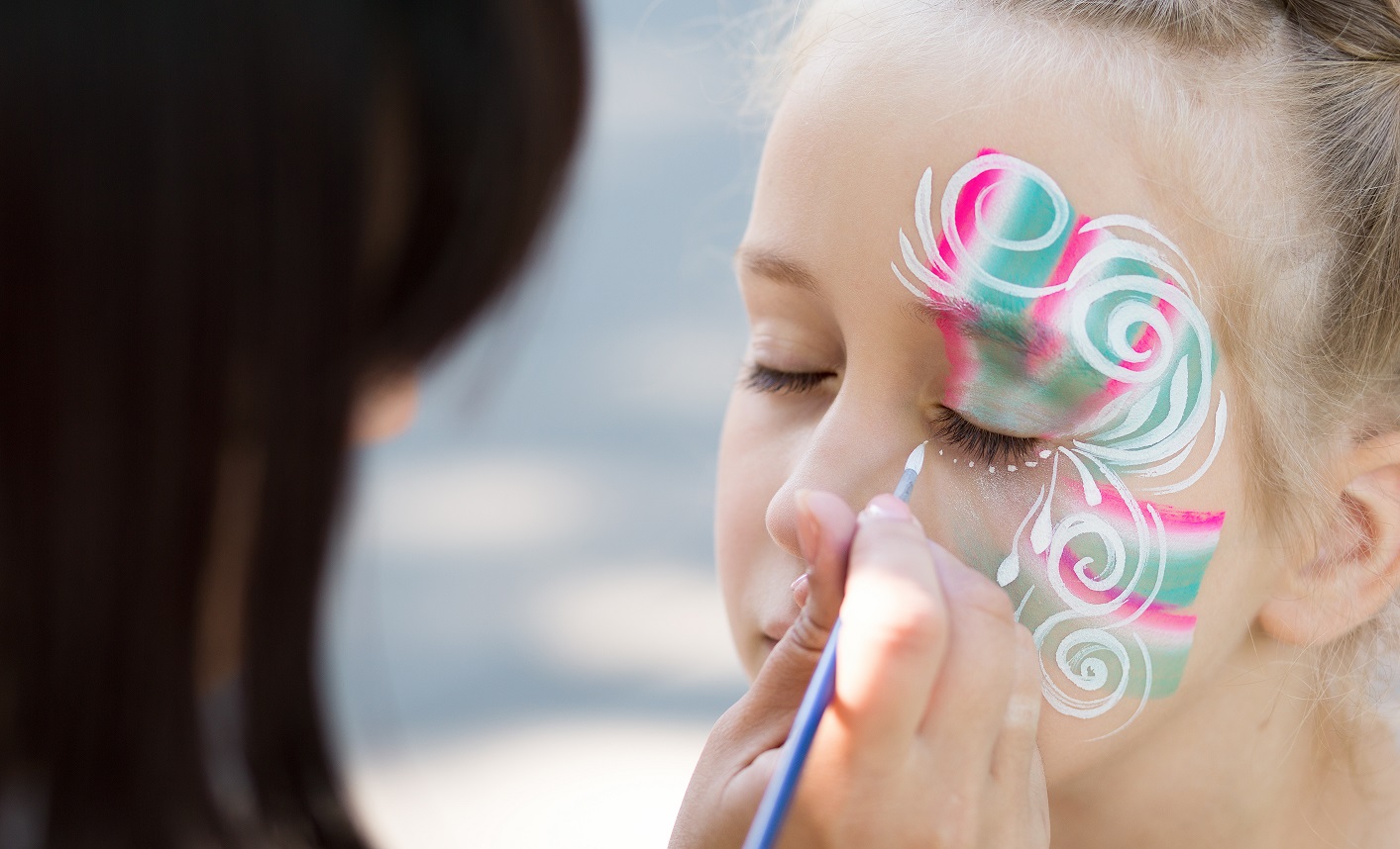 Descubre el mejor maquillaje para niñas en Falabella