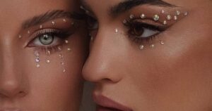 Consigue el look perfecto para Nochevieja con nuestro maquillaje nocturno.