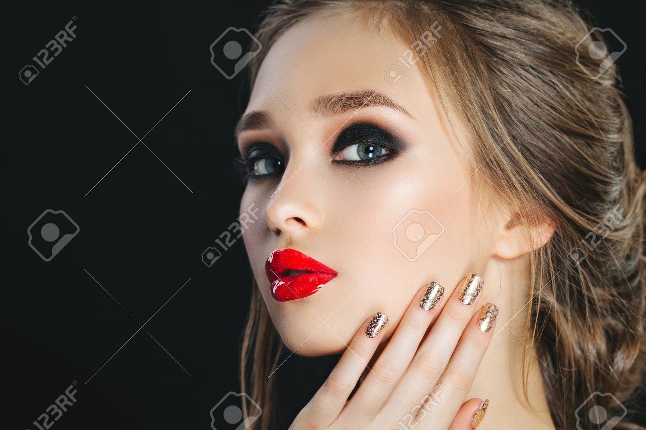¡Embellece tu rostro con nuestro estudio de maquillaje estético!