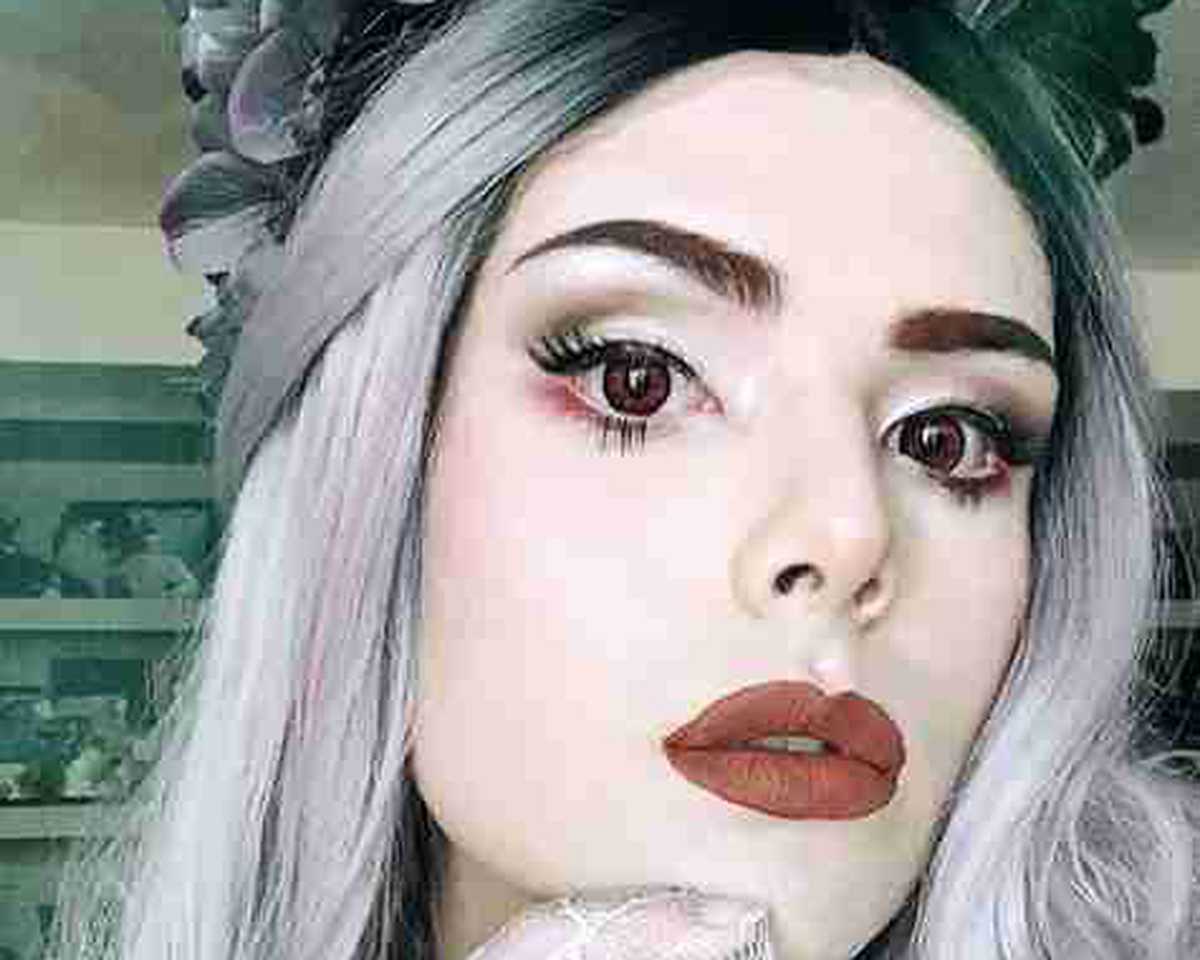 Descubre el encanto del maquillaje Reina Blanca Alicia – Potencia tu Belleza con un look único y radiante – ¡Entra ahora!
