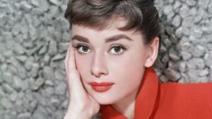 Descubre el encanto del maquillaje retro de los años 60 y luce un estilo vintage único