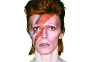 Descubre el maquillaje rockero que te hará destacar.