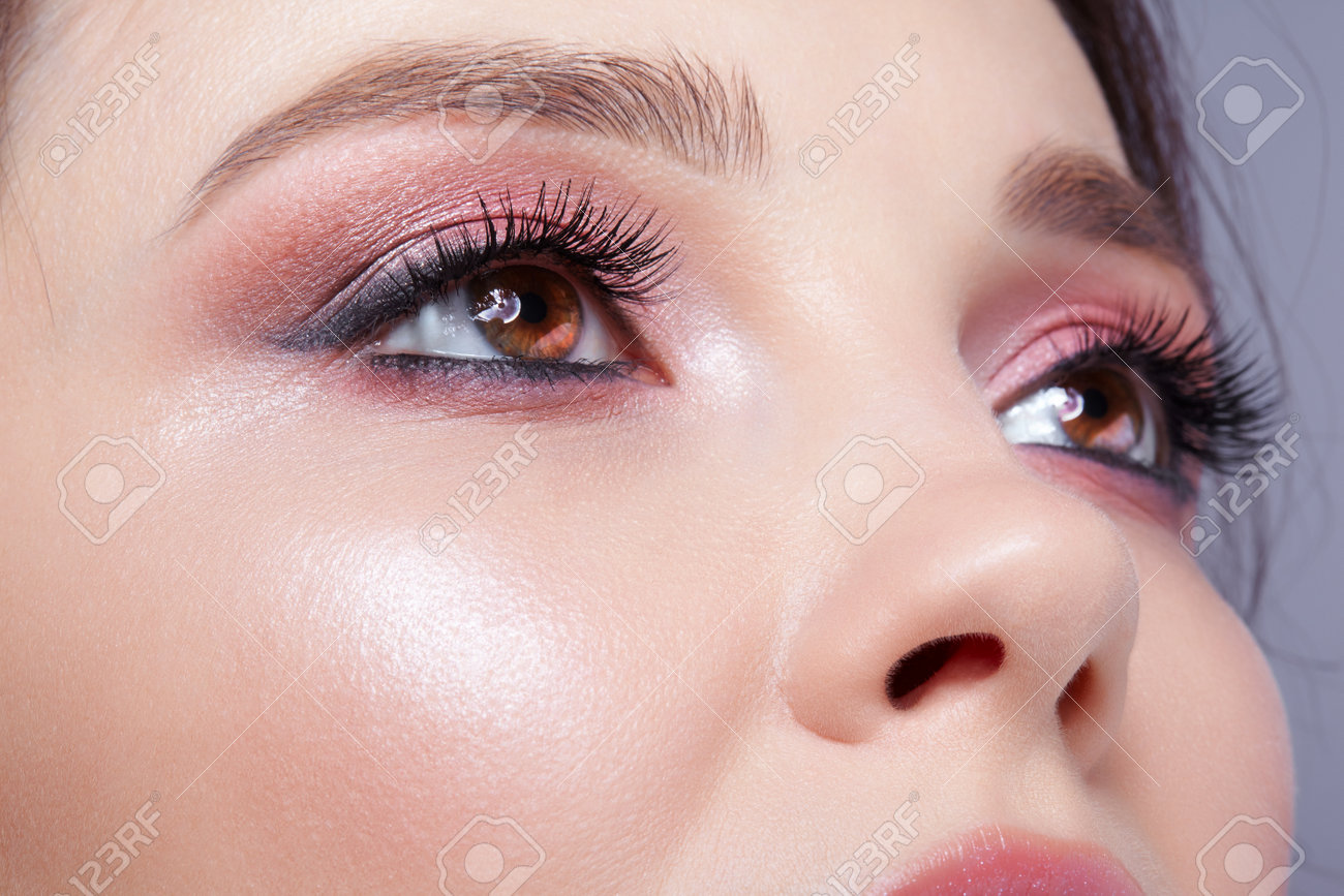 Consigue un look natural con maquillaje rosa – Descubre los secretos del maquillaje natural rosa – Resalta tu Belleza con maquillaje rosa natural – Logra un aspecto fresco y delicado con maquillaje rosa natural – Maquillaje rosa: la clave para un look natural y radiante.